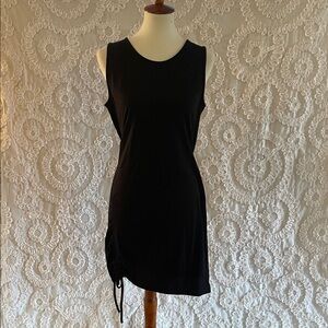 KEREN hart Black color rouge bottom right side adjustable, Sleeveless